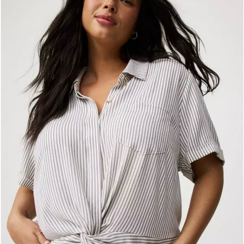 torrid White and Gray Striped Short-Sleeve Button Down Tie Top